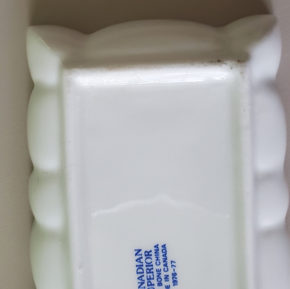 Canadian Superior Fine Bone China Dish & Thimble - Picture 11 of 14